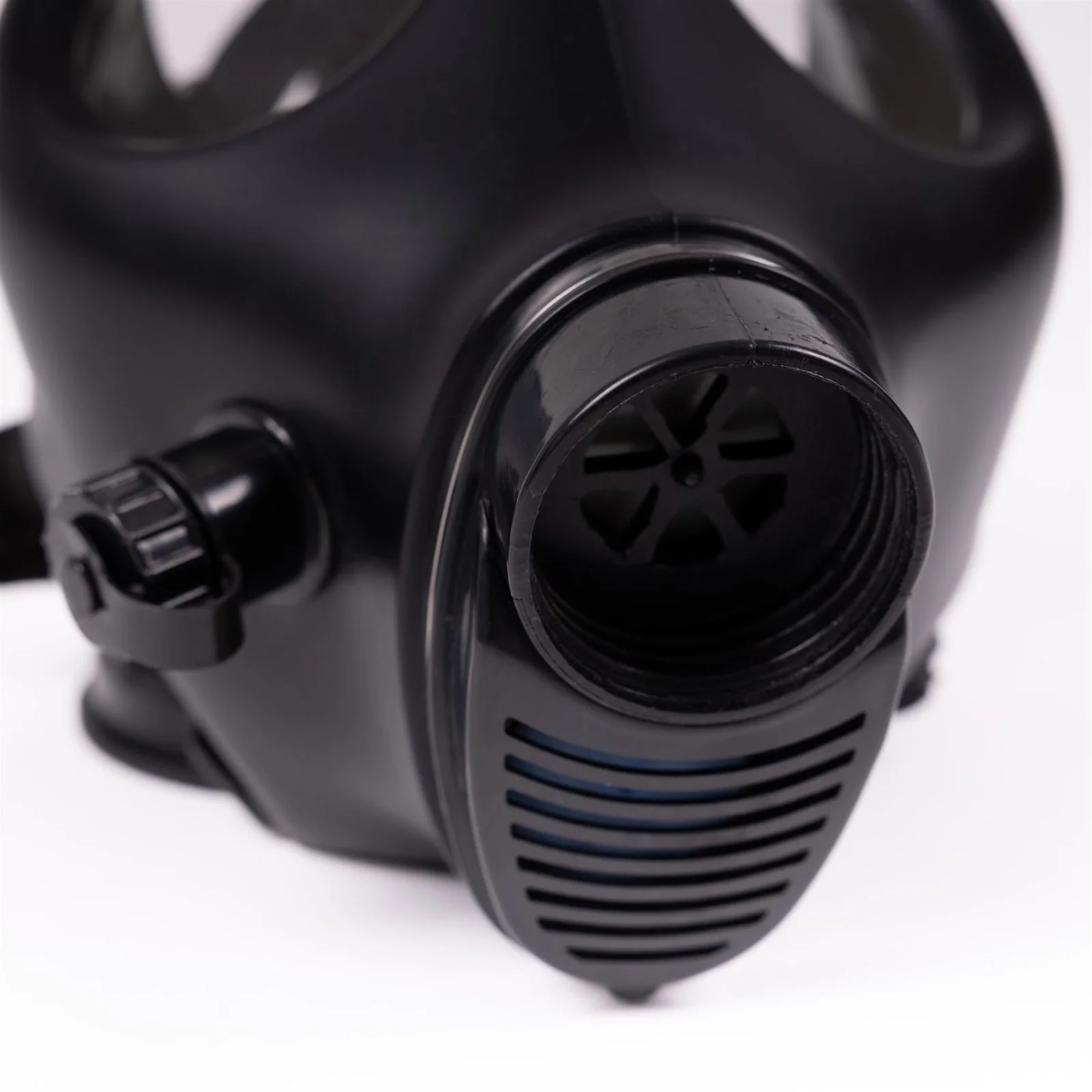 HG-700 Gas Mask - Image 4