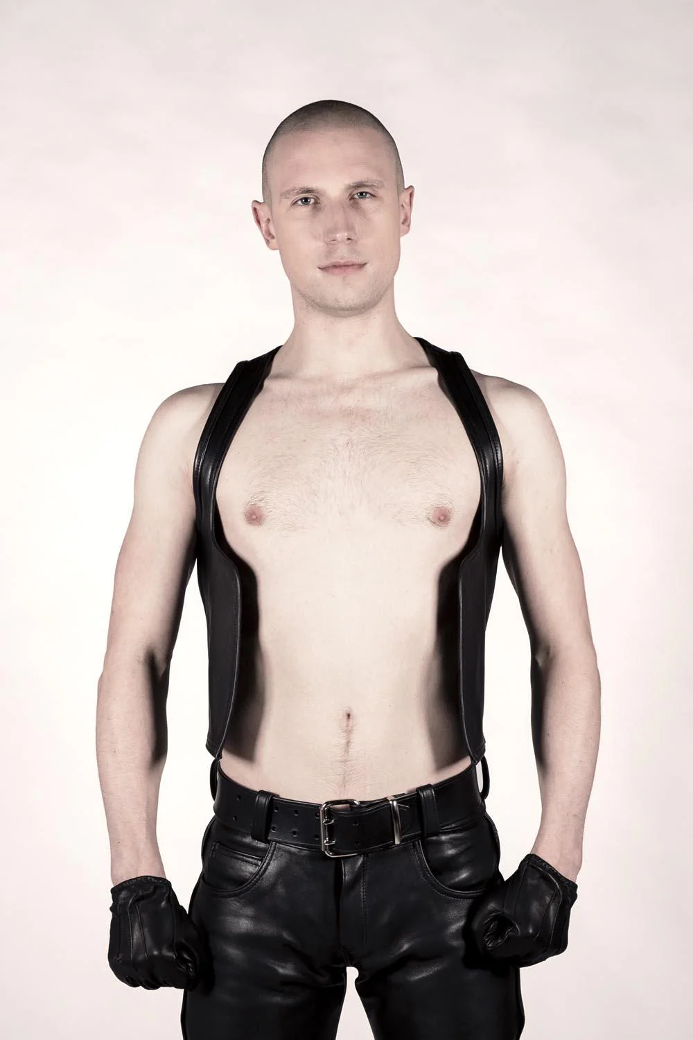 Riser Leather Waistcoat - Image 4